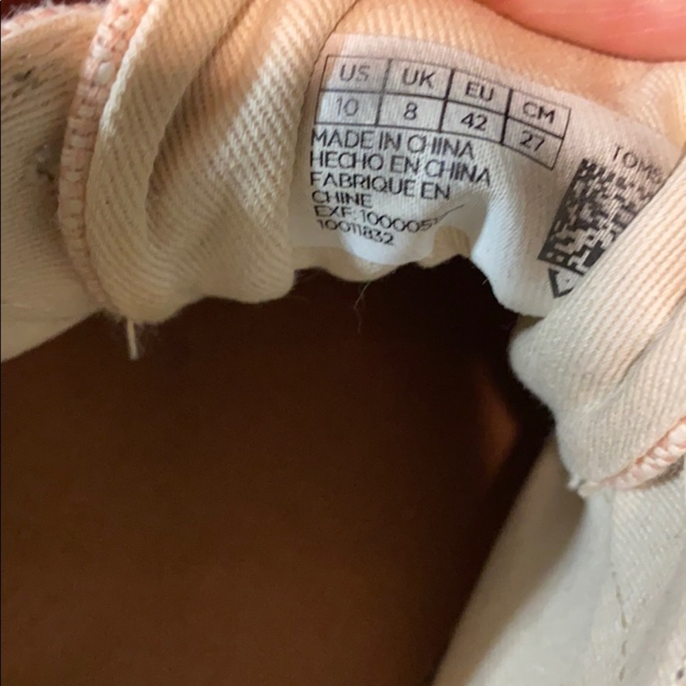 Toms - Picture 5 of 5